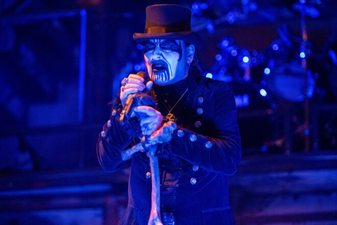 Kind Diamond on stage