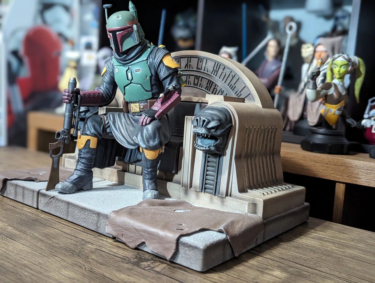 Star Wars: The Mandalorian - Boba Fett (on Throne Statue) Premier Collection Statue - The Pros
