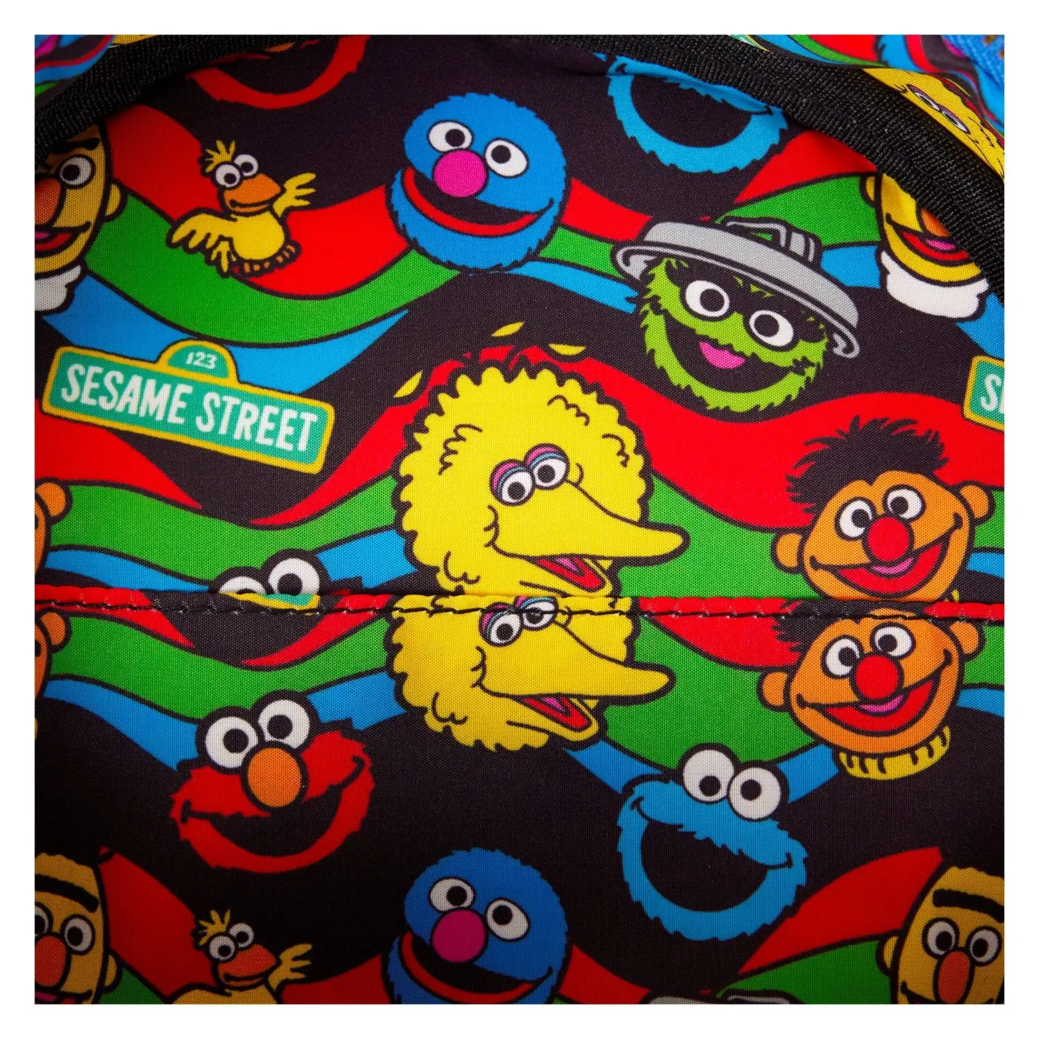 SESBK0013 LFSSESAMESTREETCOOKIEMONSTERPLUSHMINIBACKPAC 0896 HiRes