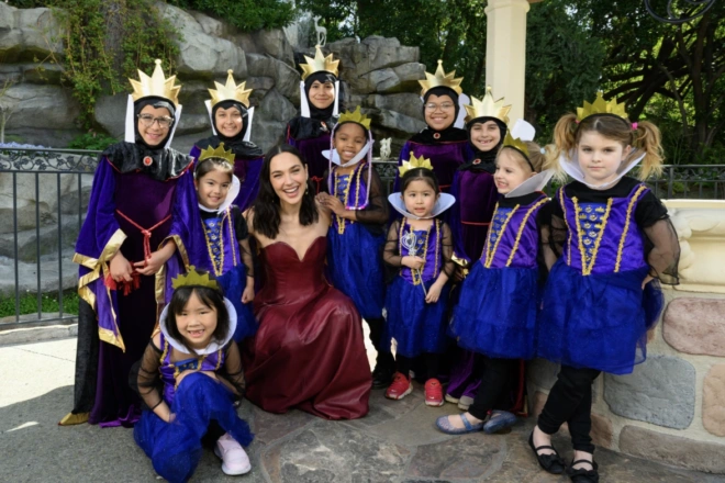 Gal Gadot Disneyland