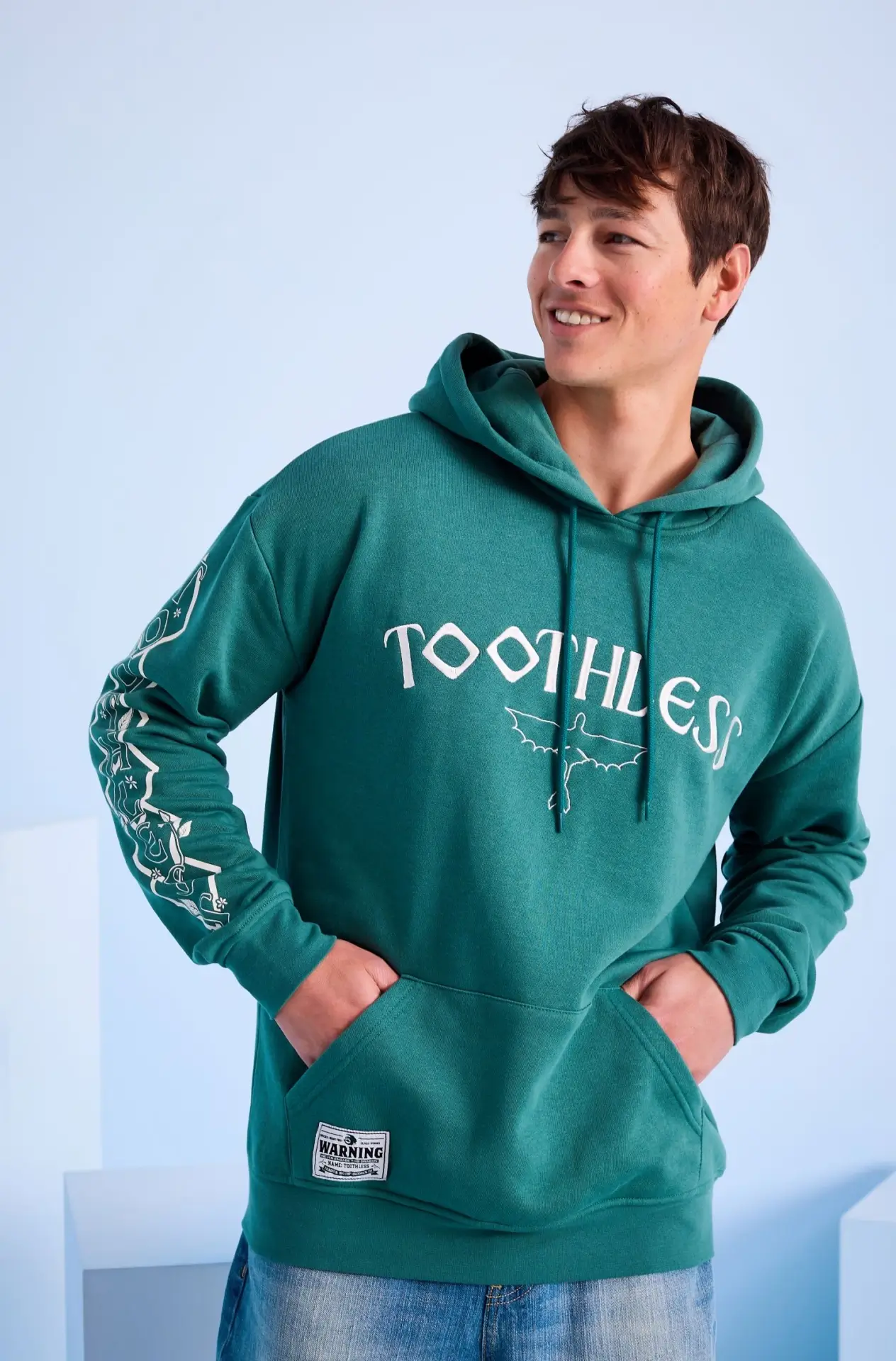 M 33873706 HOODIE 34442589 SOCKS 8