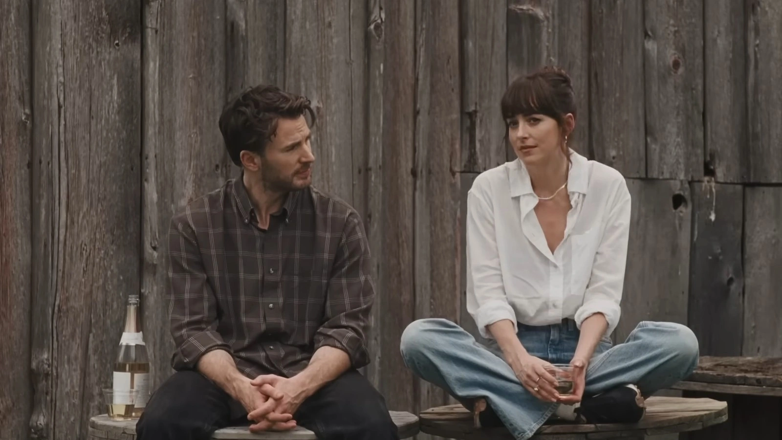 Chris Evans and Dakota Johnson talk in Celine Song's Materialists