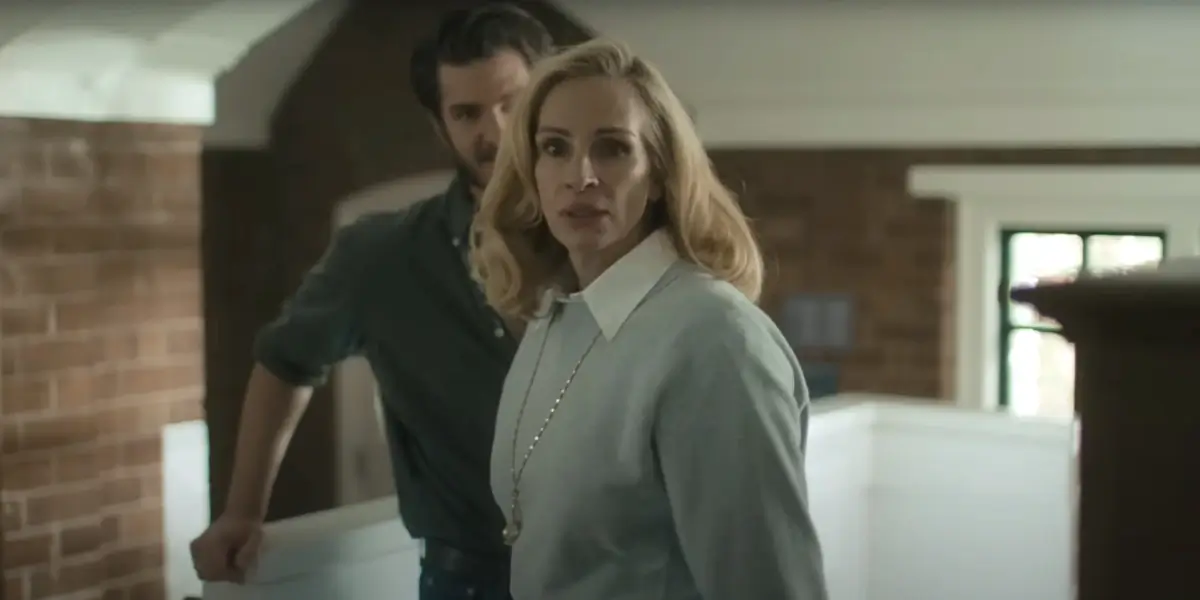 After The Hunt An Upset Andrew Garfield Stands Behind A Stunned Julia Roberts