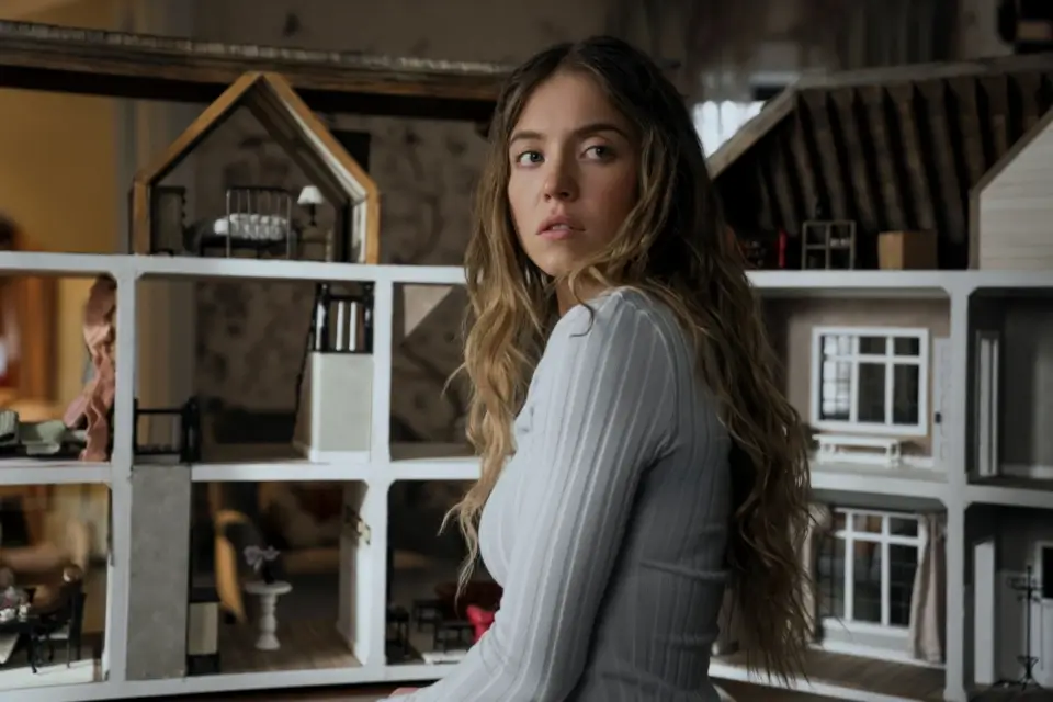 Sydney Sweeney, Amanda Seyfried Go Head-to-Head in ‘The Housemaid’ [Trailer]