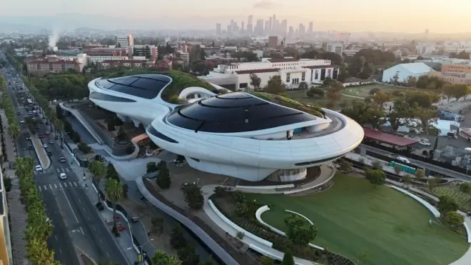 Aerial view of the Lucas Museum of Narrative Art under construction, September 2025. © 2025 Lucas Museum of Narrative Art. Photo courtesy of Hathaway Dinwiddie. Photo by Pedro Ramirez. All rights reserved.