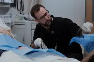 'The Pitt' S2 Episode 12 Recap: As Day Turns to Night, Things Take a Quick Breather [RECAP/REVIEW]