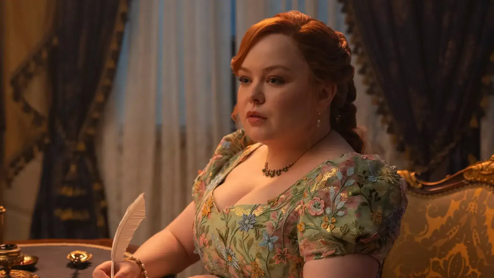 Nicola Coughlan As Penelope Bridgerton Writing In Bridgerton Season 4 Episode 5