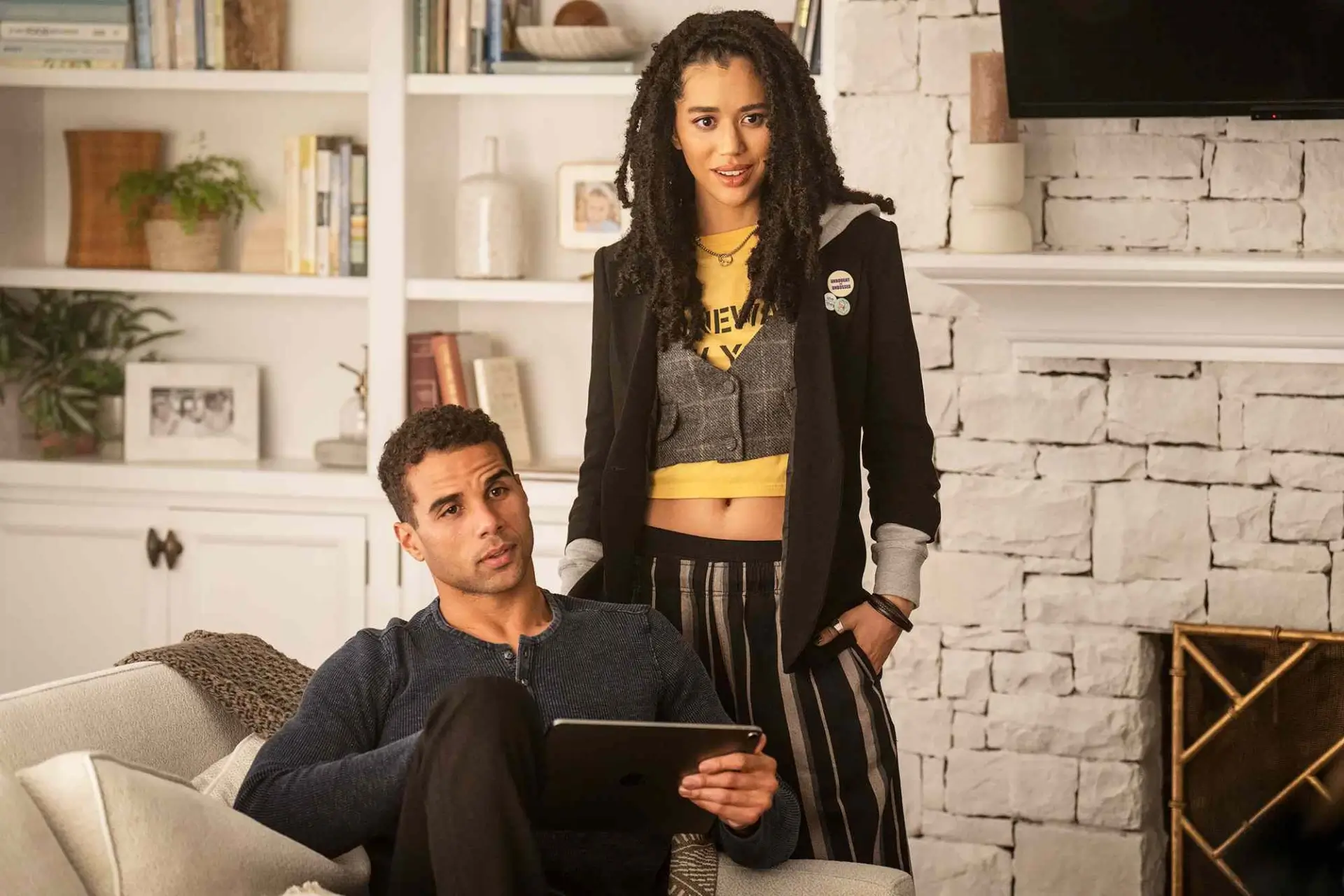 Scream 7 Mason Gooding Jasmin Savoy Brown 022426 47fc2df6e6ab49a7ac2e976fa88188b2
