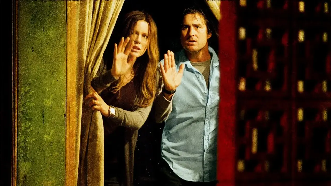 Image of Luke Wilson in Vacancy. 