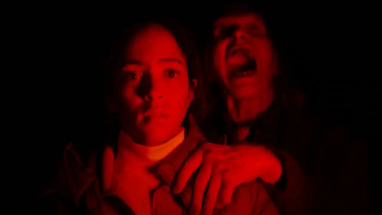 Lou Llobell in Passenger.