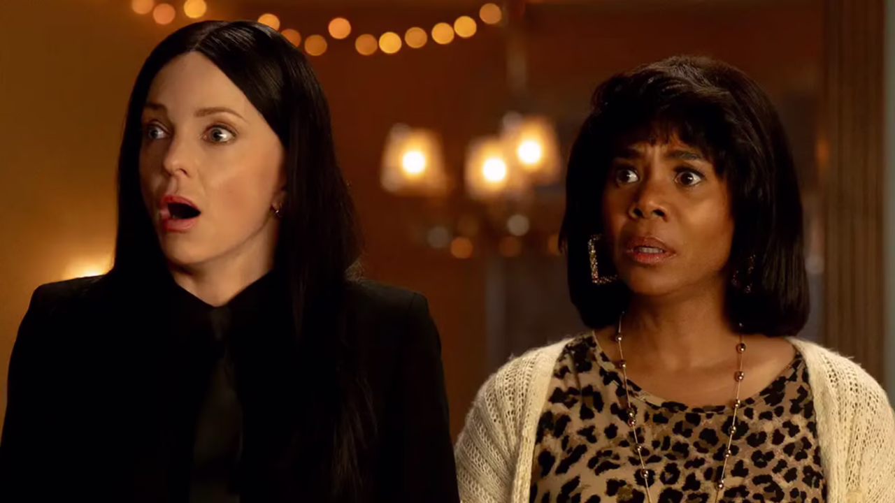 Brenda and Cindy in Scary Movie.