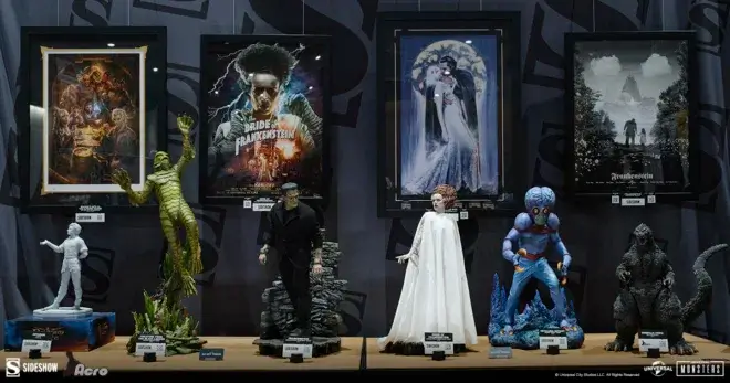 Sideshow; Hot Toys