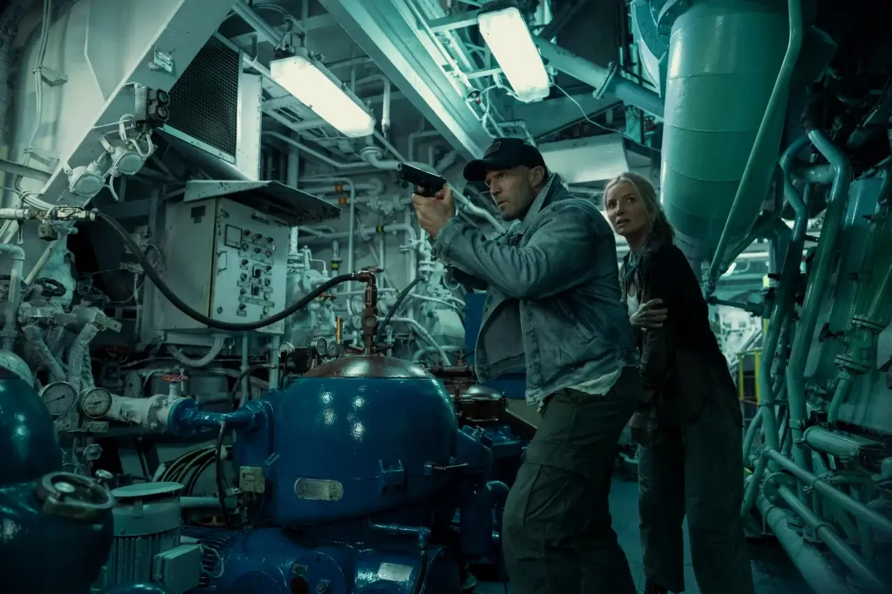Jason Statham and Annabelle Wallis in Mutiny.