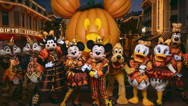 Disneyland Resort Celebrates Halloween Time w/ Coco’s Plaza de la Familia