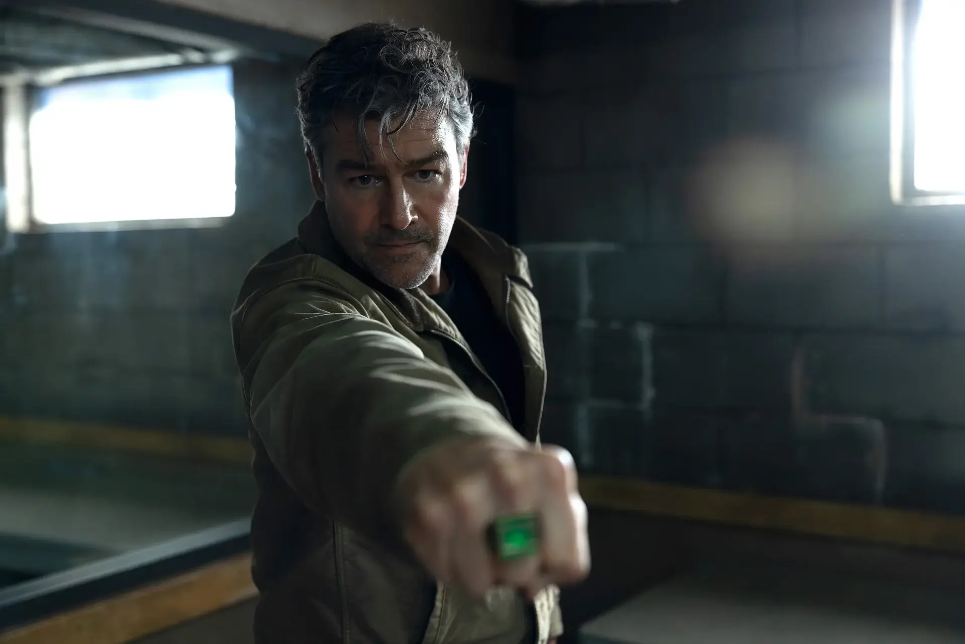 ‘Lanterns’ Proves How Good Kyle Chandler Really Is