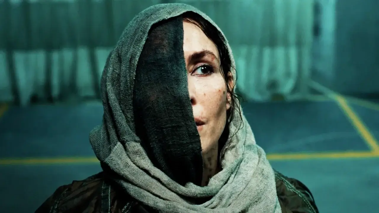 Noomi Rapace in Hot Spot.