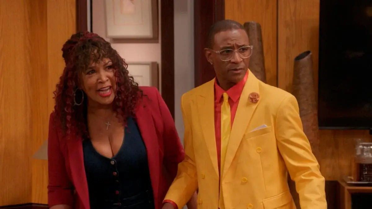 Kym Whitley and Tommy Davidson star in The Varnell Hill Show.