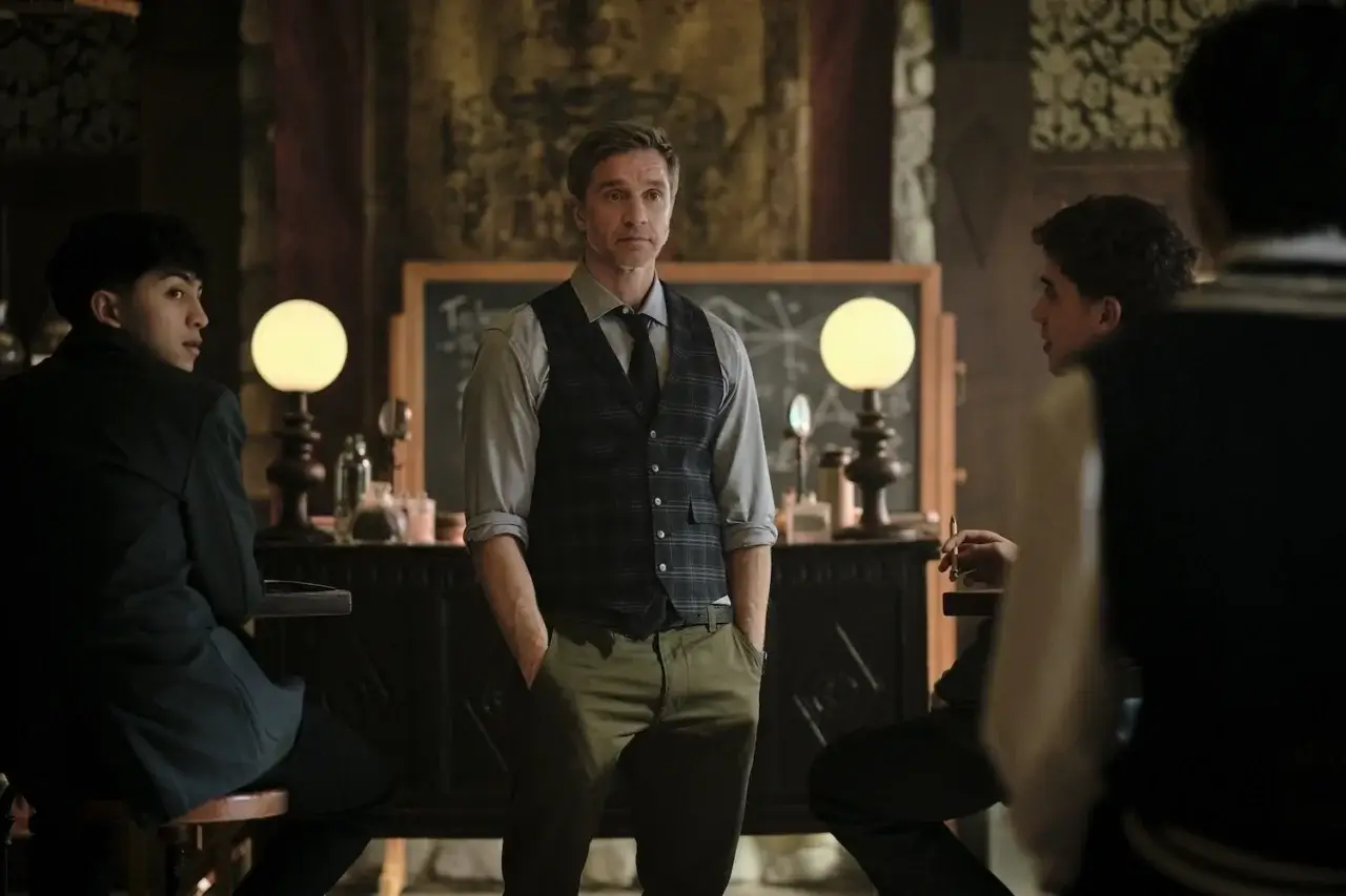 COVEN ACADEMY - “Chapter 101” (Disney/David Astorga) DEVON SAWA