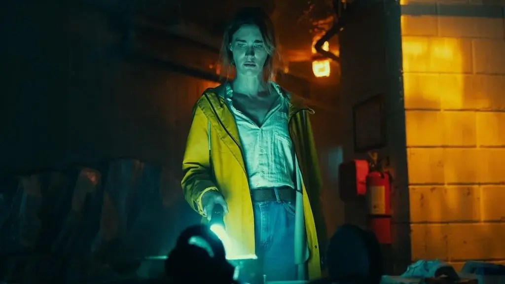 Mackenzie Davis in Below